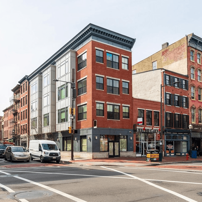 300 Market St, Philadelphia, PA 19106